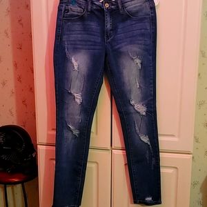 KanCan distressed jean